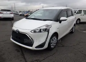 Toyota Sienta 1.5 Hybrid FWD 2019 Pearl