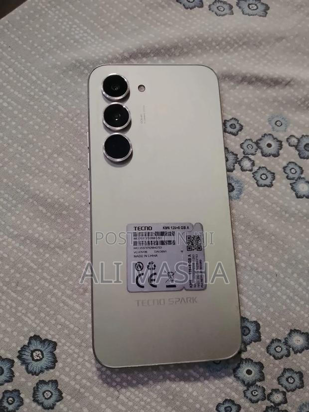 Tecno Spark 40 Pro 128 GB Silver - main view