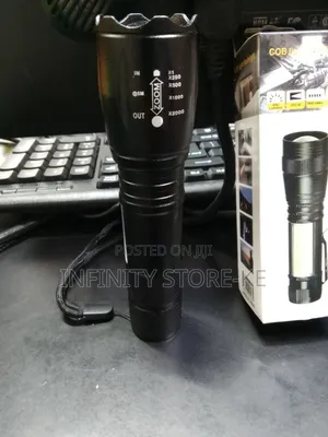 Hiking /Camping Zoom Flashlight