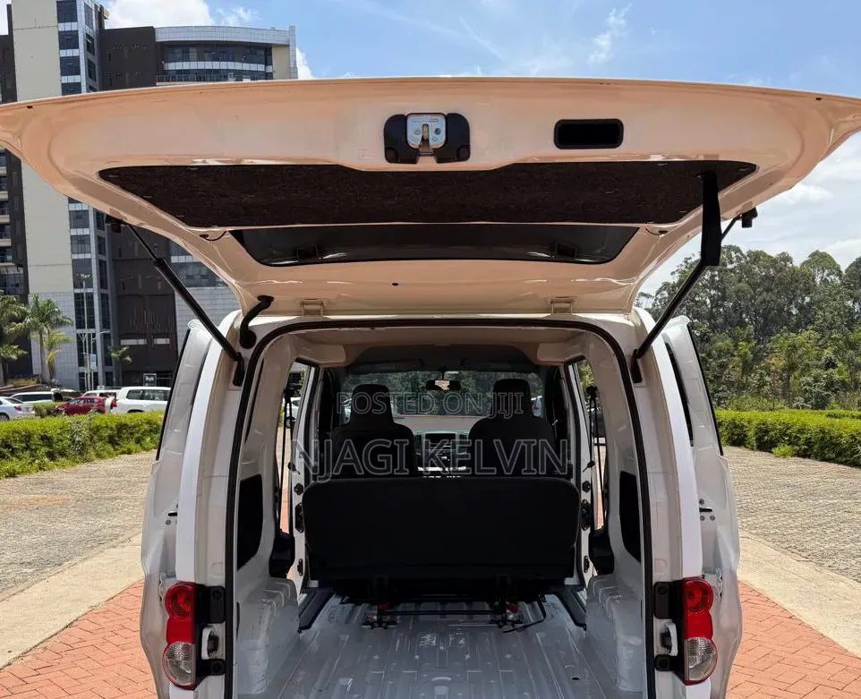 Nissan NV200 2018 White