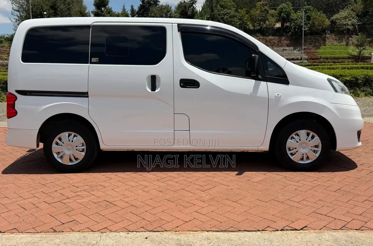 Nissan NV200 2018 White