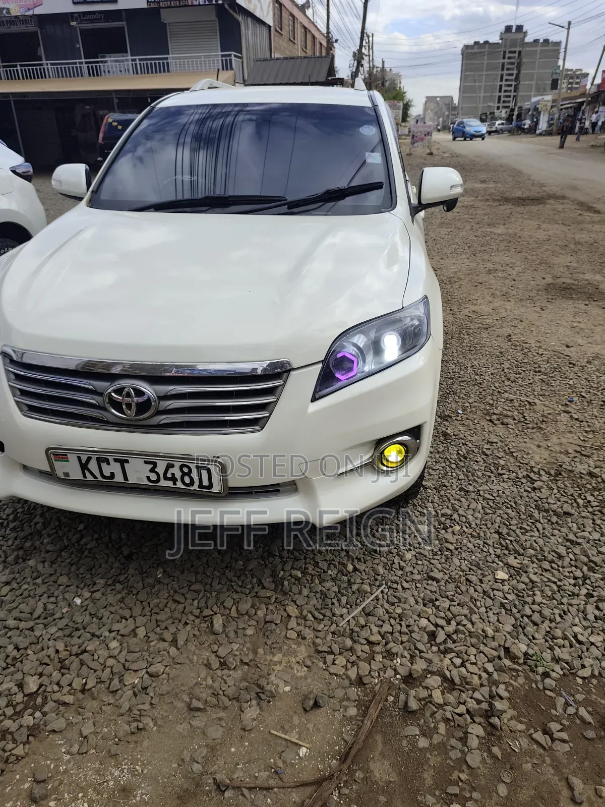 Toyota Vanguard 2012 White