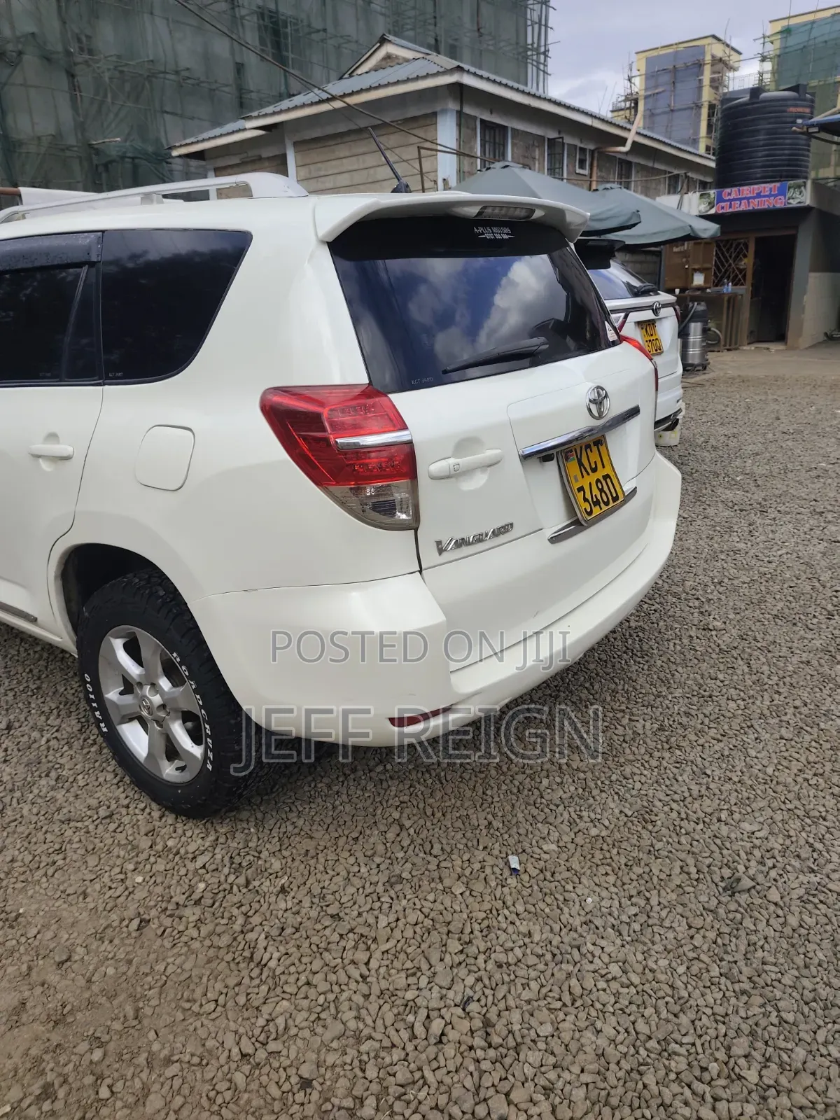 Toyota Vanguard 2012 White