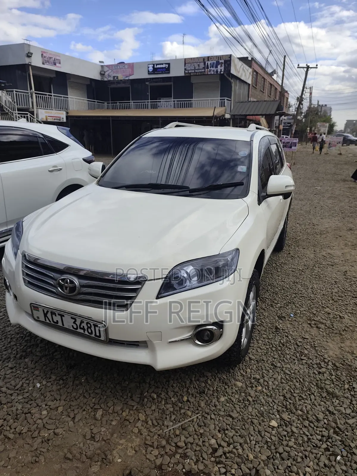 Toyota Vanguard 2012 White