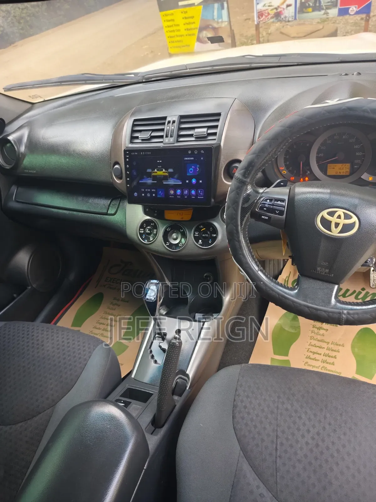 Toyota Vanguard 2012 White