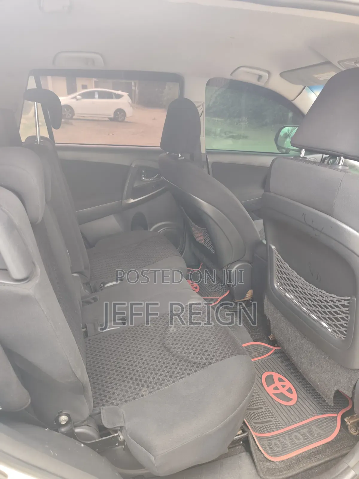 Toyota Vanguard 2012 White