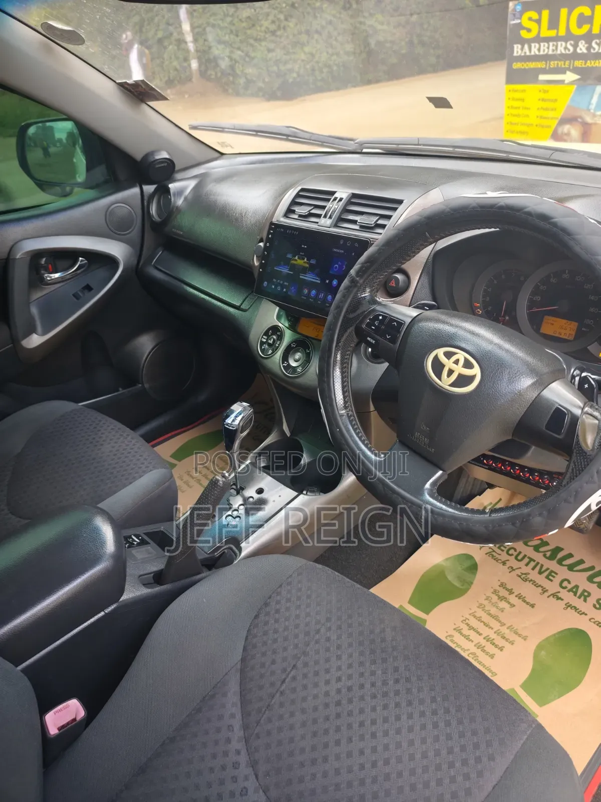 Toyota Vanguard 2012 White