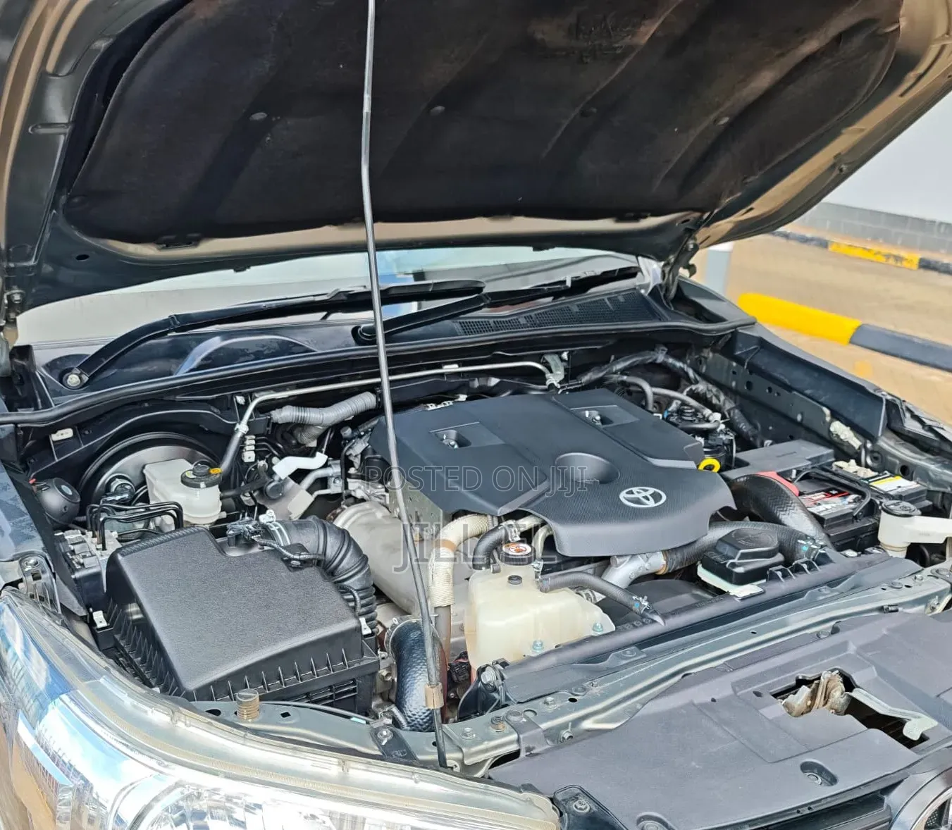 Toyota Hilux 2023 Gray