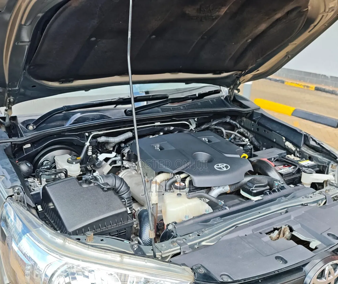 Toyota Hilux 2023 Gray