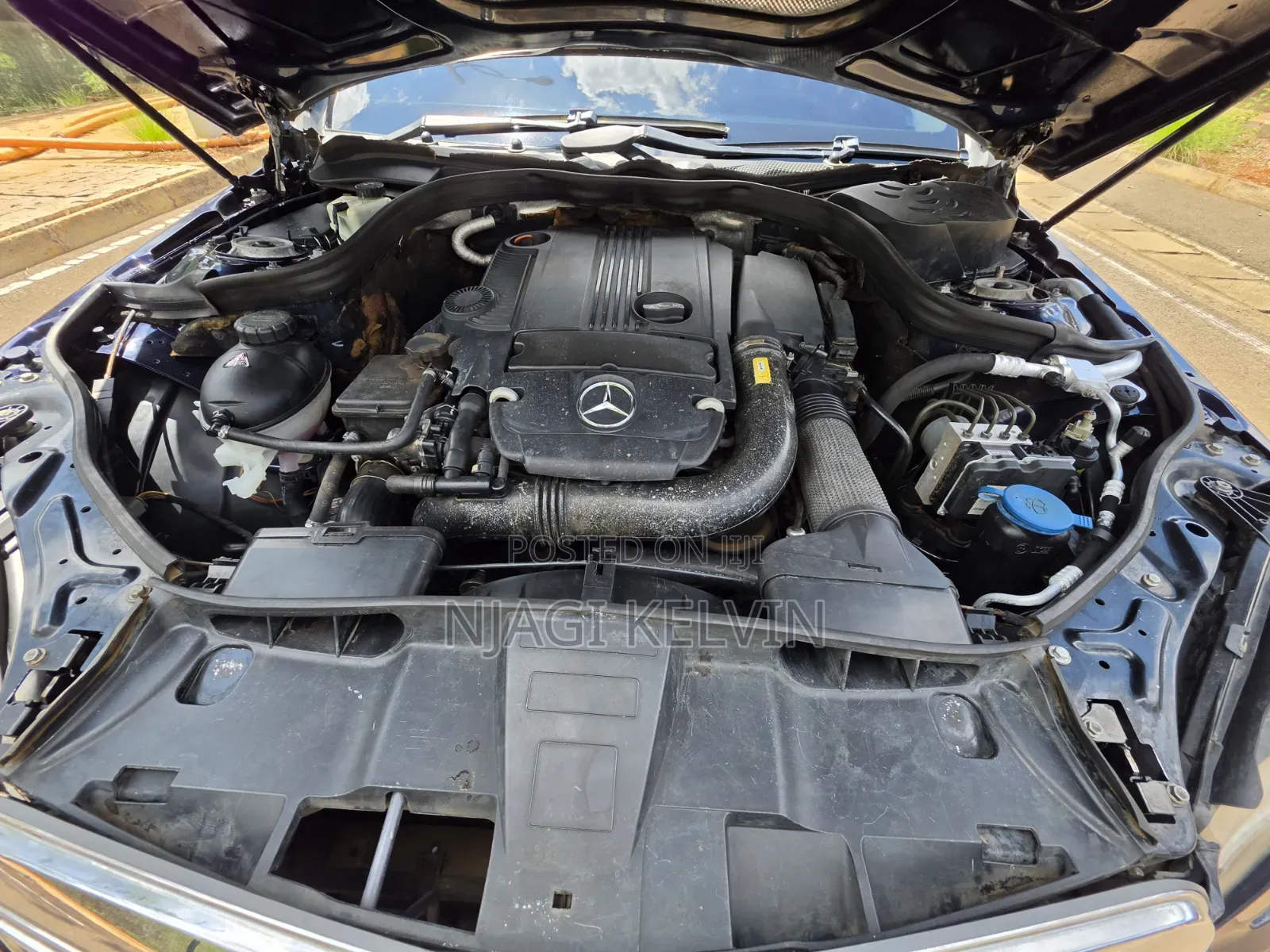 Mercedes-Benz E200 2012 Blue