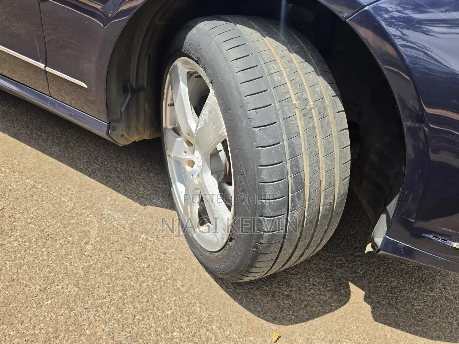 Mercedes-Benz E200 2012 Blue