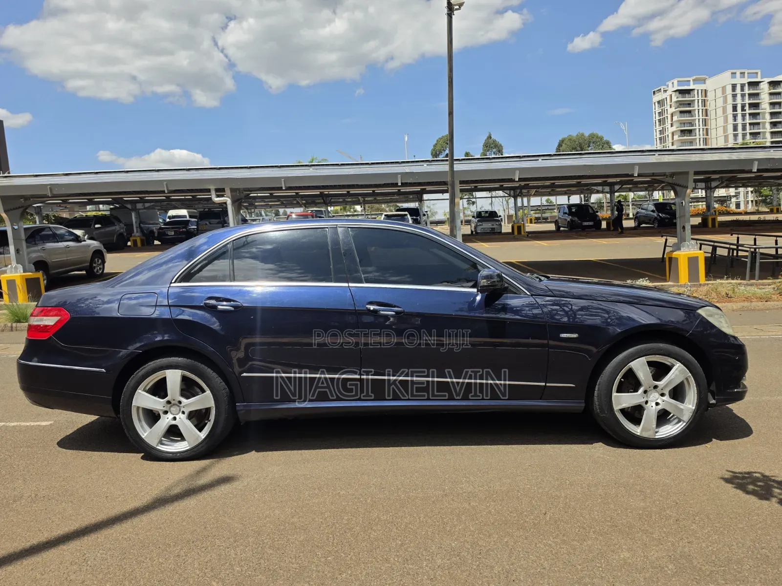 Mercedes-Benz E200 2012 Blue