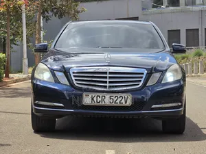 Mercedes-Benz E200 2012 Blue