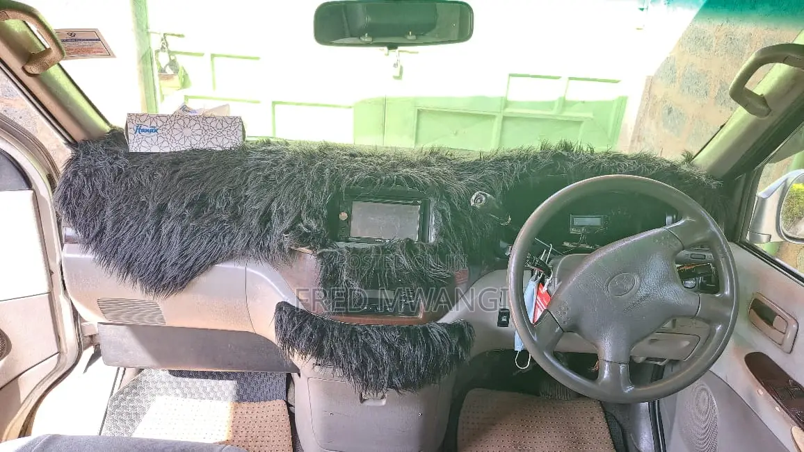 Toyota HiAce 2002 Grey