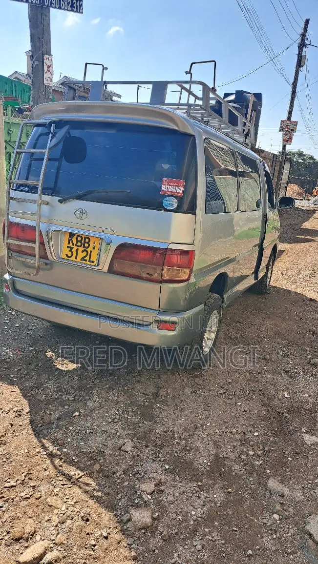 Toyota HiAce 2002 Grey
