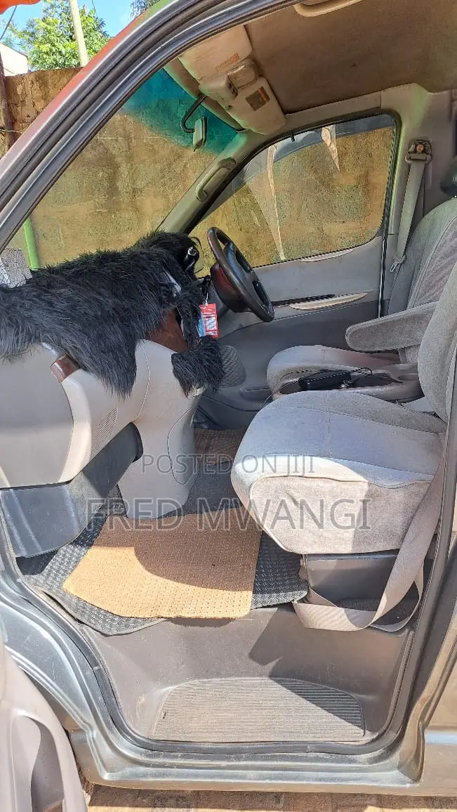Toyota HiAce 2002 Grey