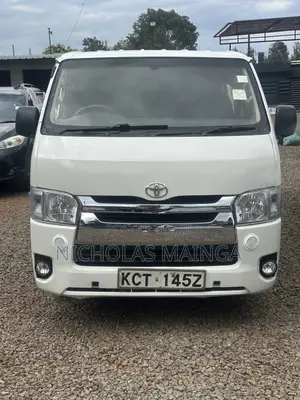 Toyota HiAce 2011 White