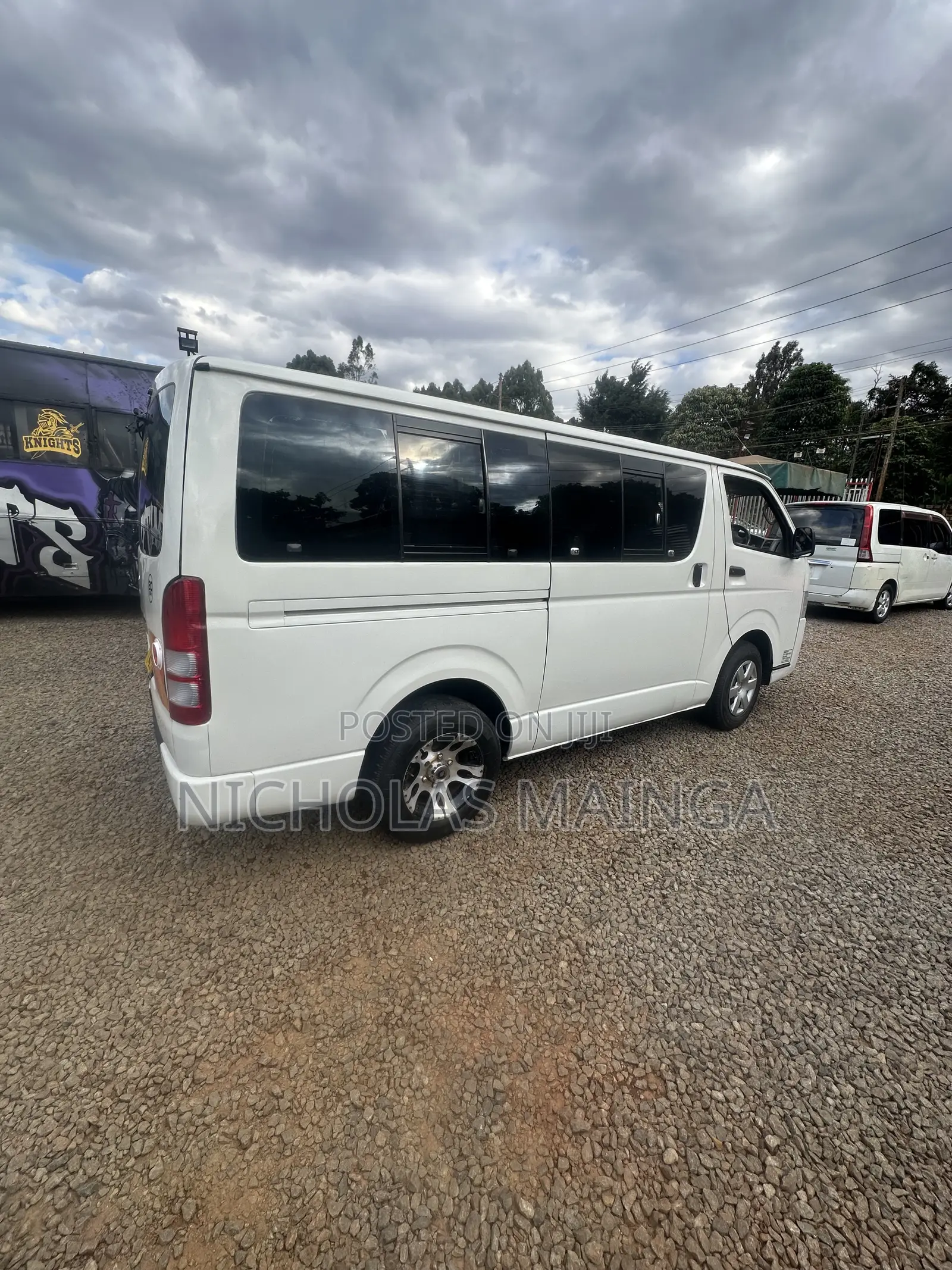Toyota HiAce 2011 White