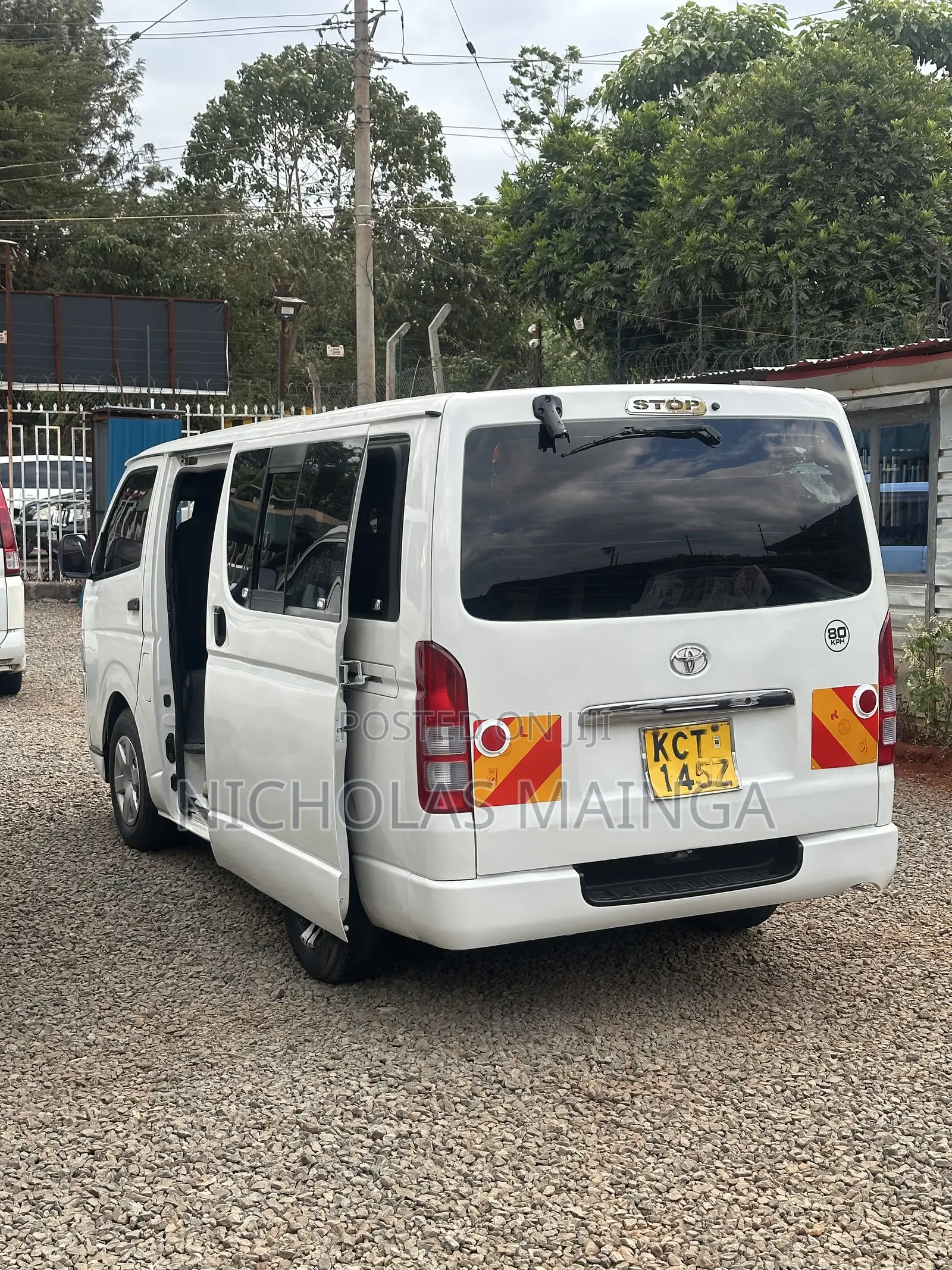 Toyota HiAce 2011 White