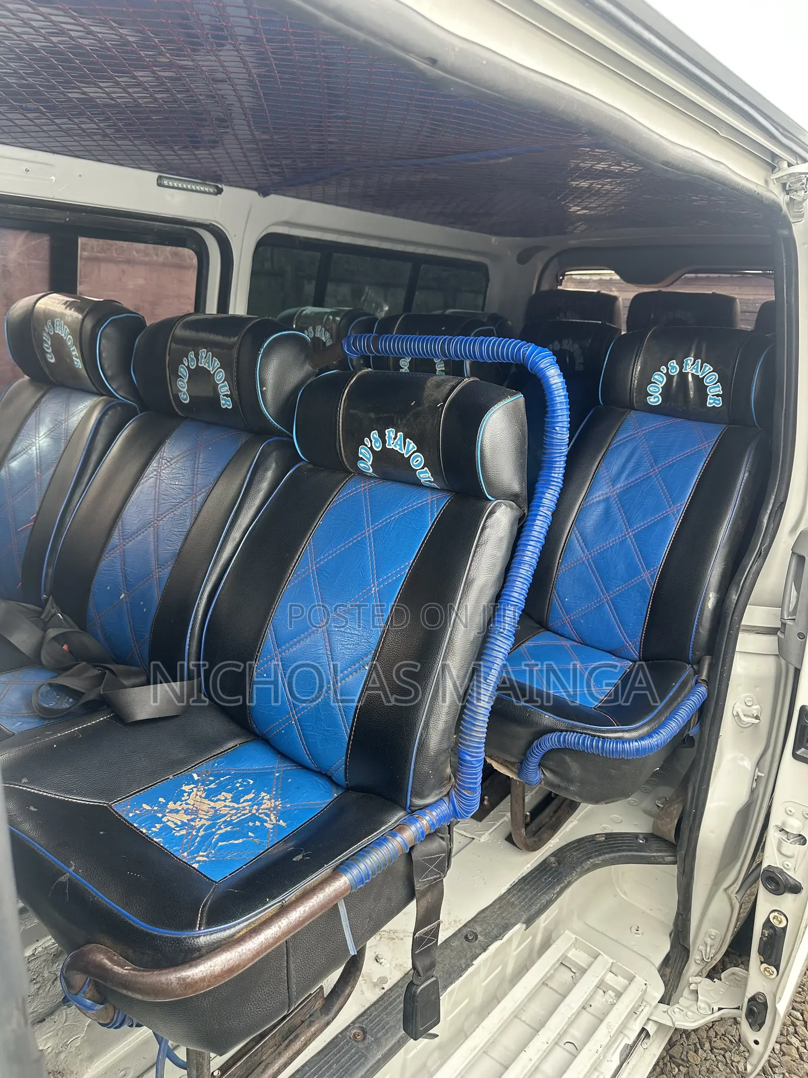 Toyota HiAce 2011 White