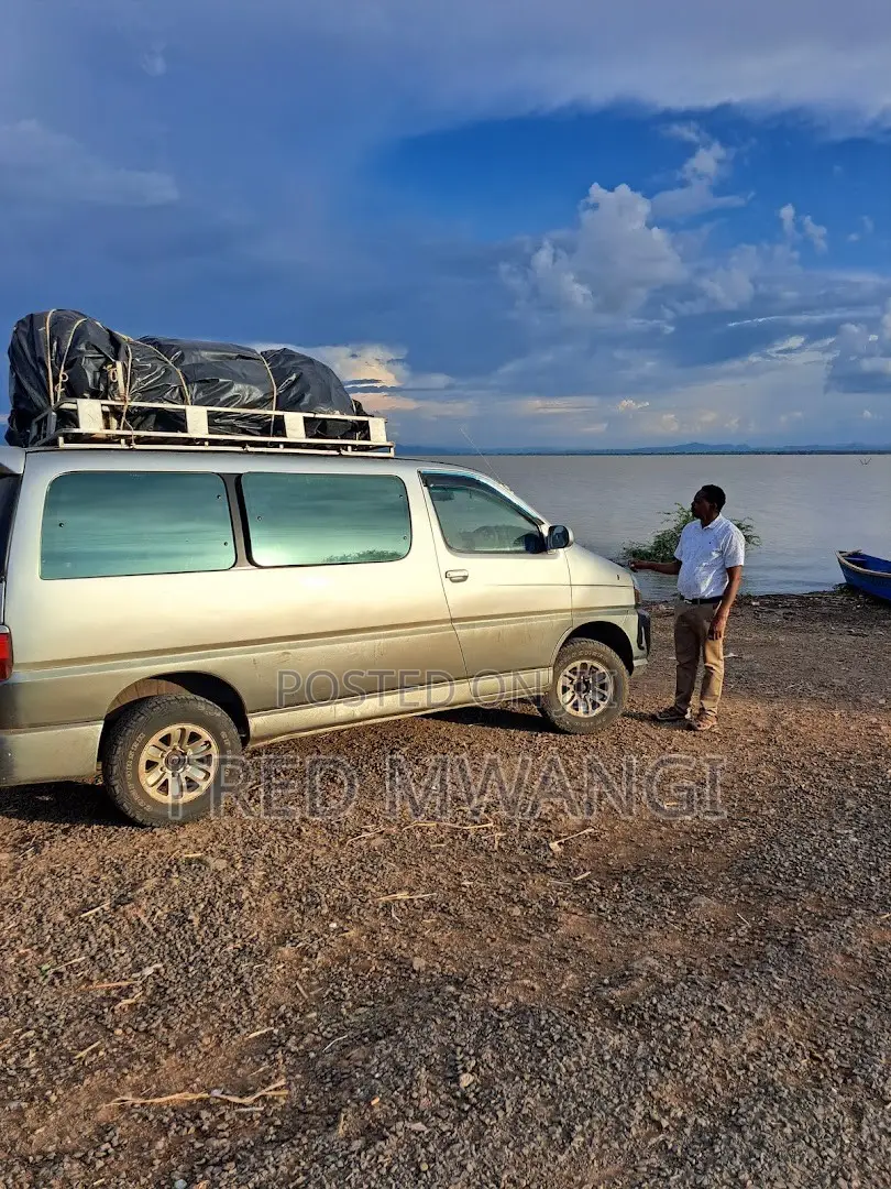 Toyota HiAce 2002 Grey