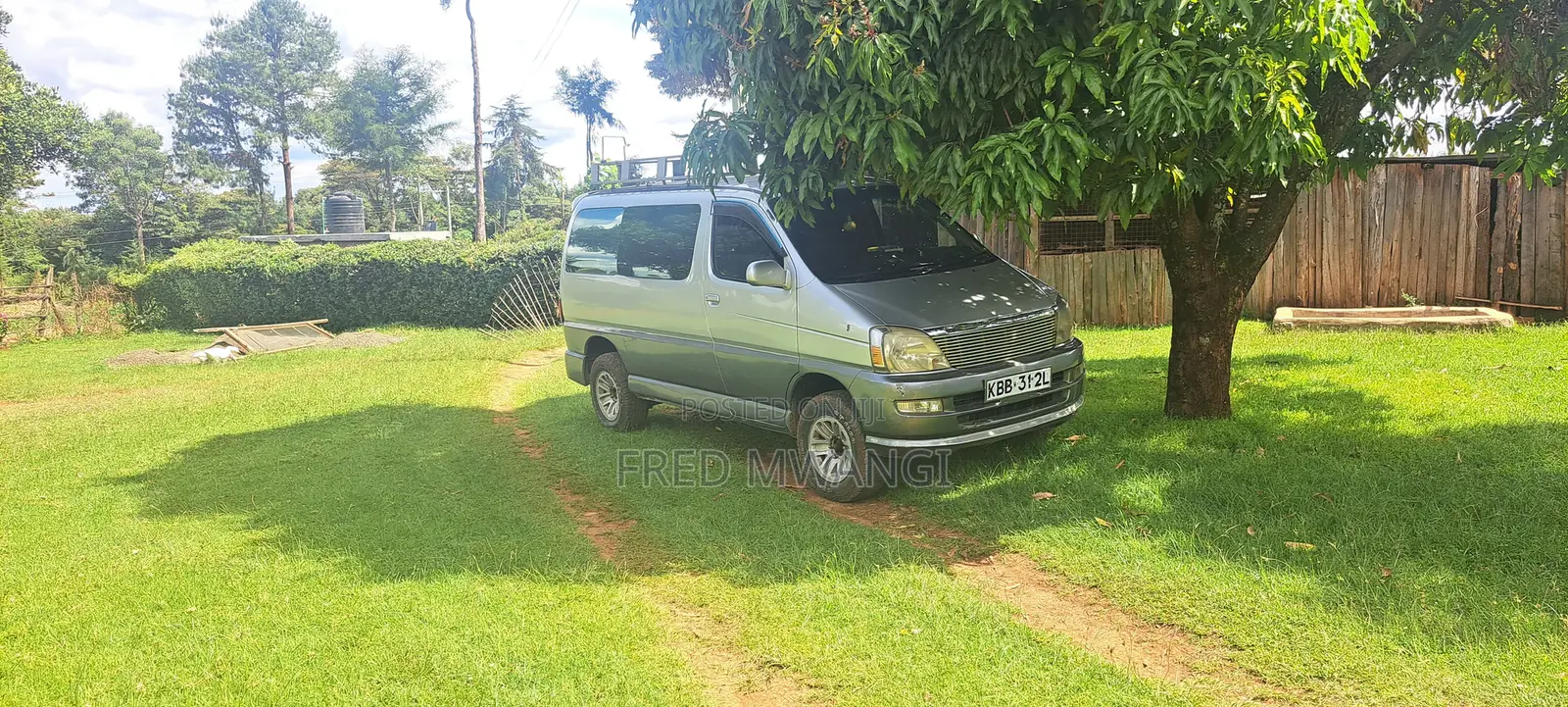 Toyota HiAce 2002 Grey