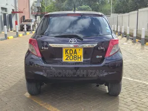 Toyota Vitz 2013 Burgundy