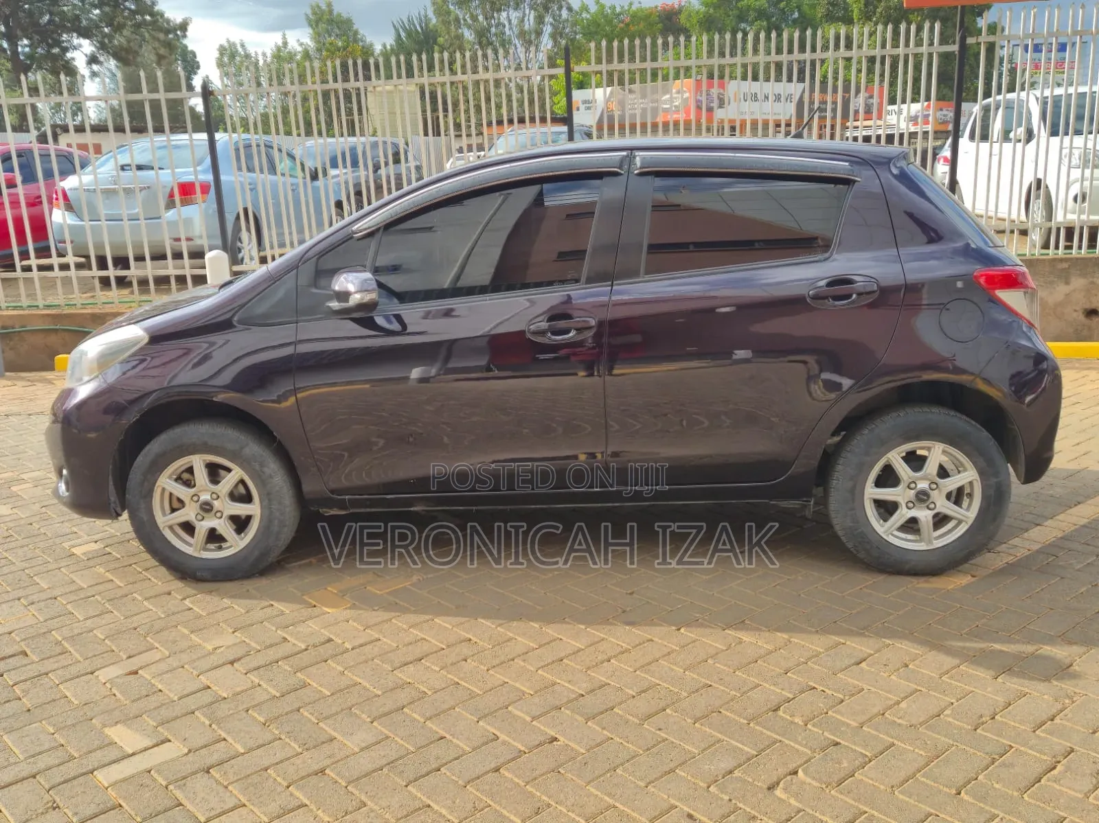 Toyota Vitz 2013 Burgundy