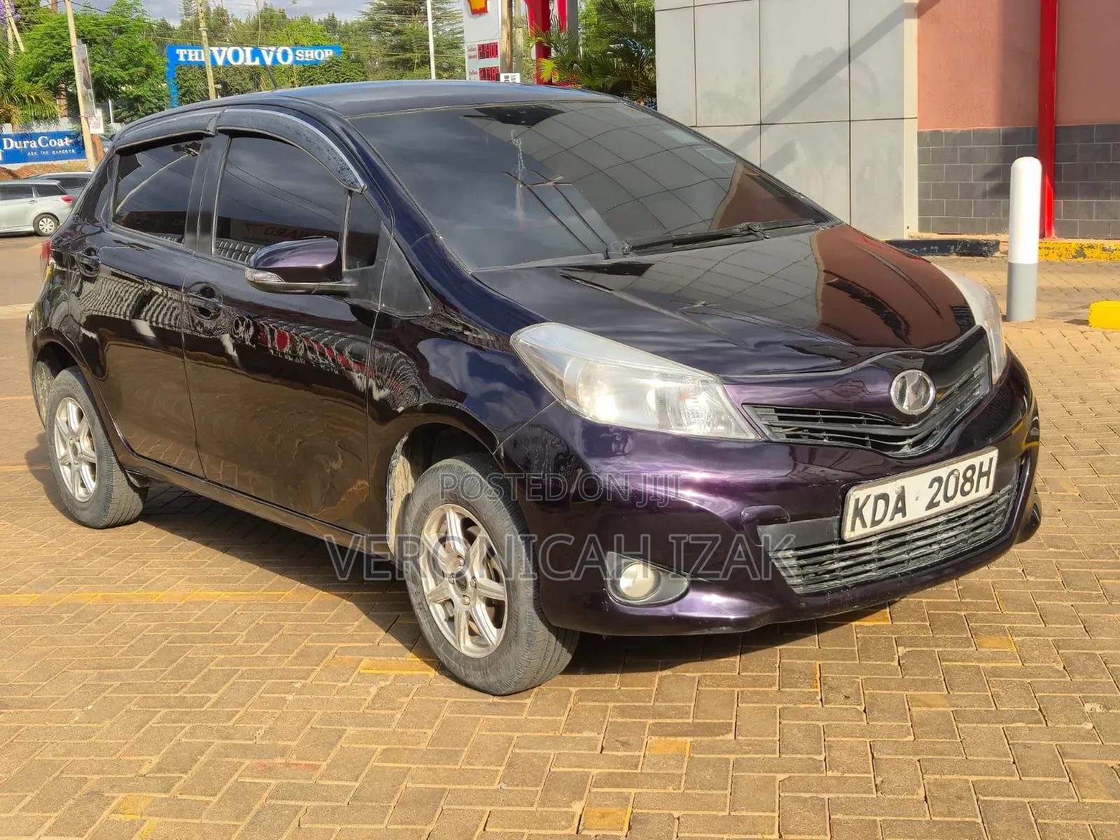 Toyota Vitz 2013 Burgundy