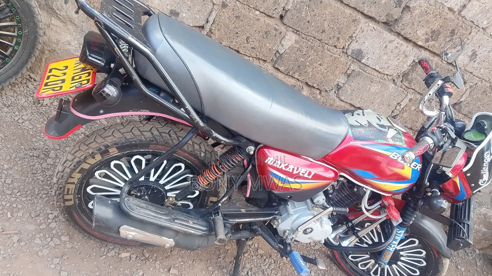 Bajaj Boxer 125 2025 Red