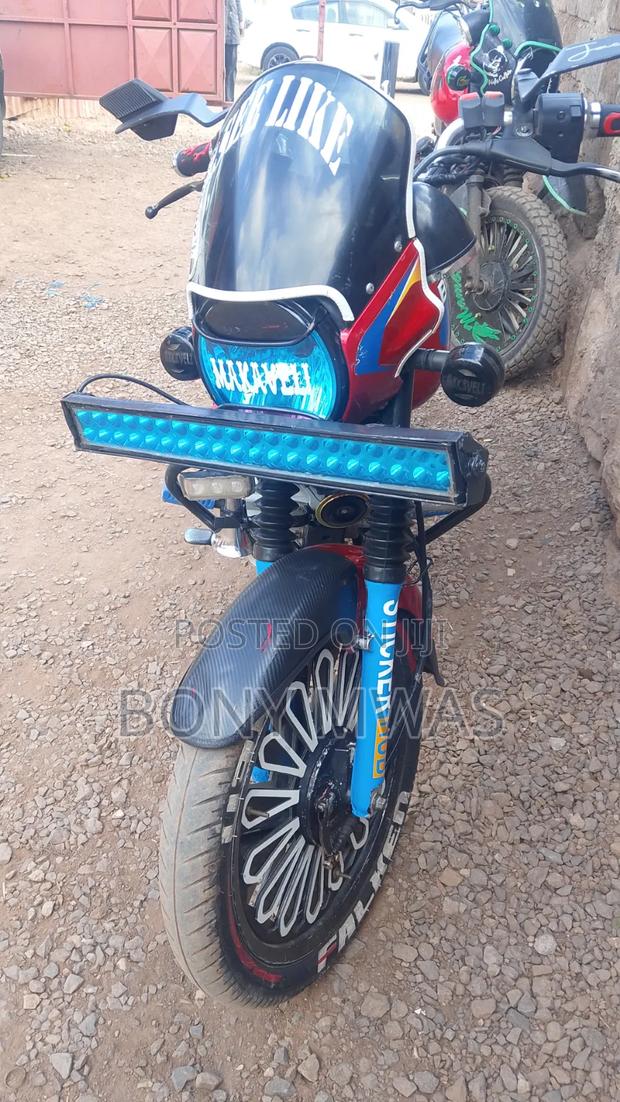 Bajaj Boxer 125 2025 Red - thumbnail 3