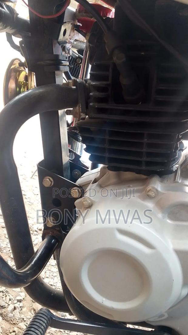 Bajaj Boxer 125 2025 Red - thumbnail 4