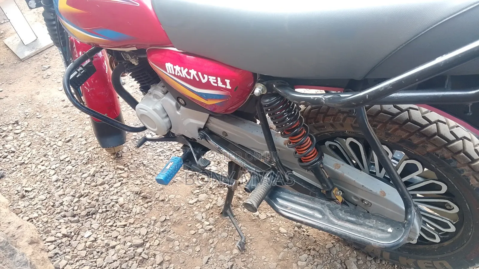 Bajaj Boxer 125 2025 Red