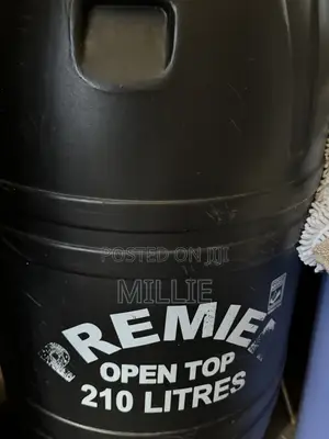6 Water Storage Containers