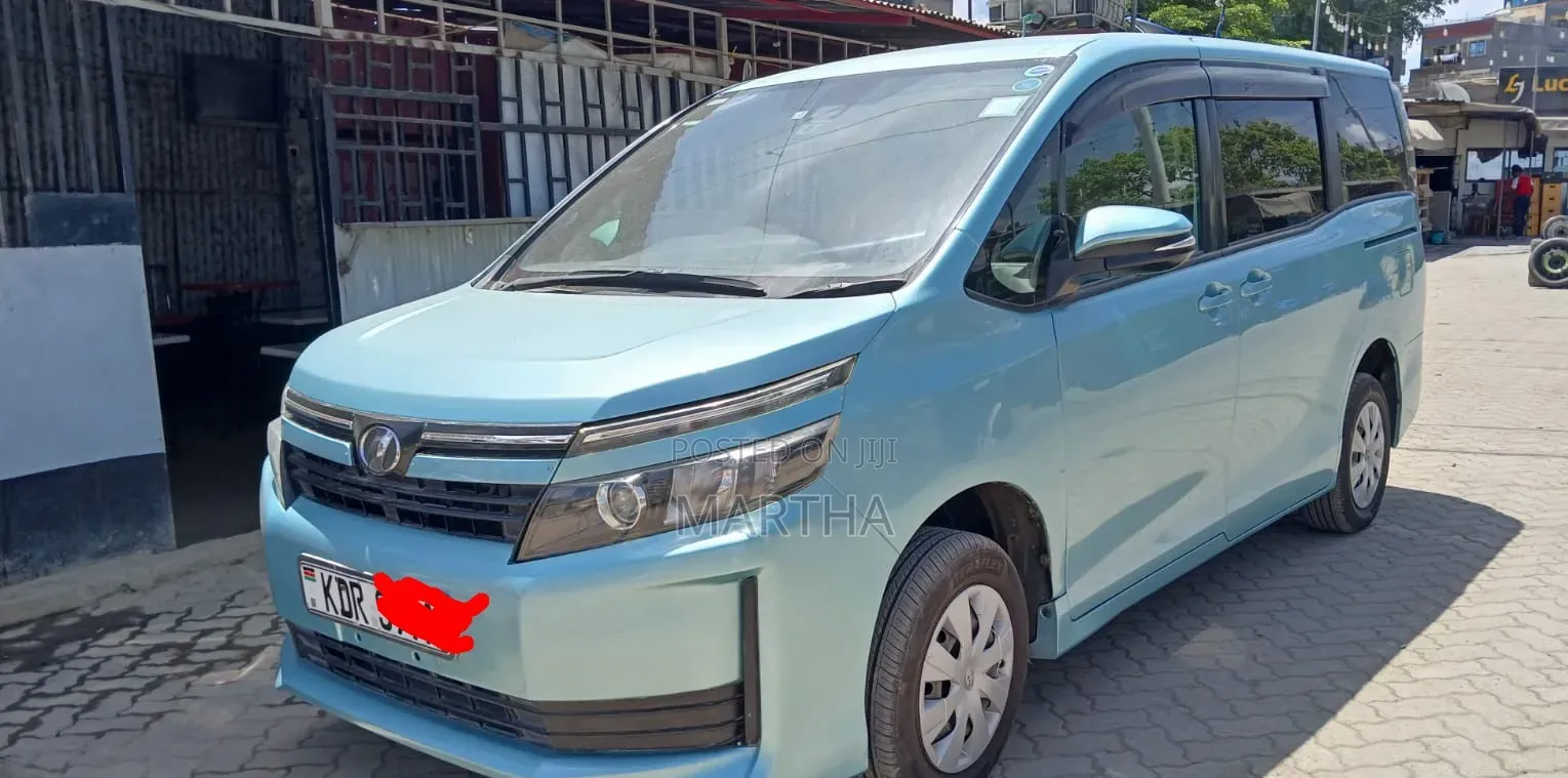 Toyota Voxy 2017 Blue