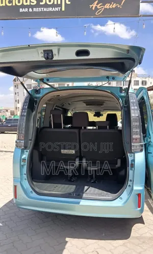 Toyota Voxy 2017 Blue