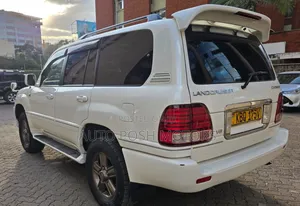 Toyota Land Cruiser 2007 White