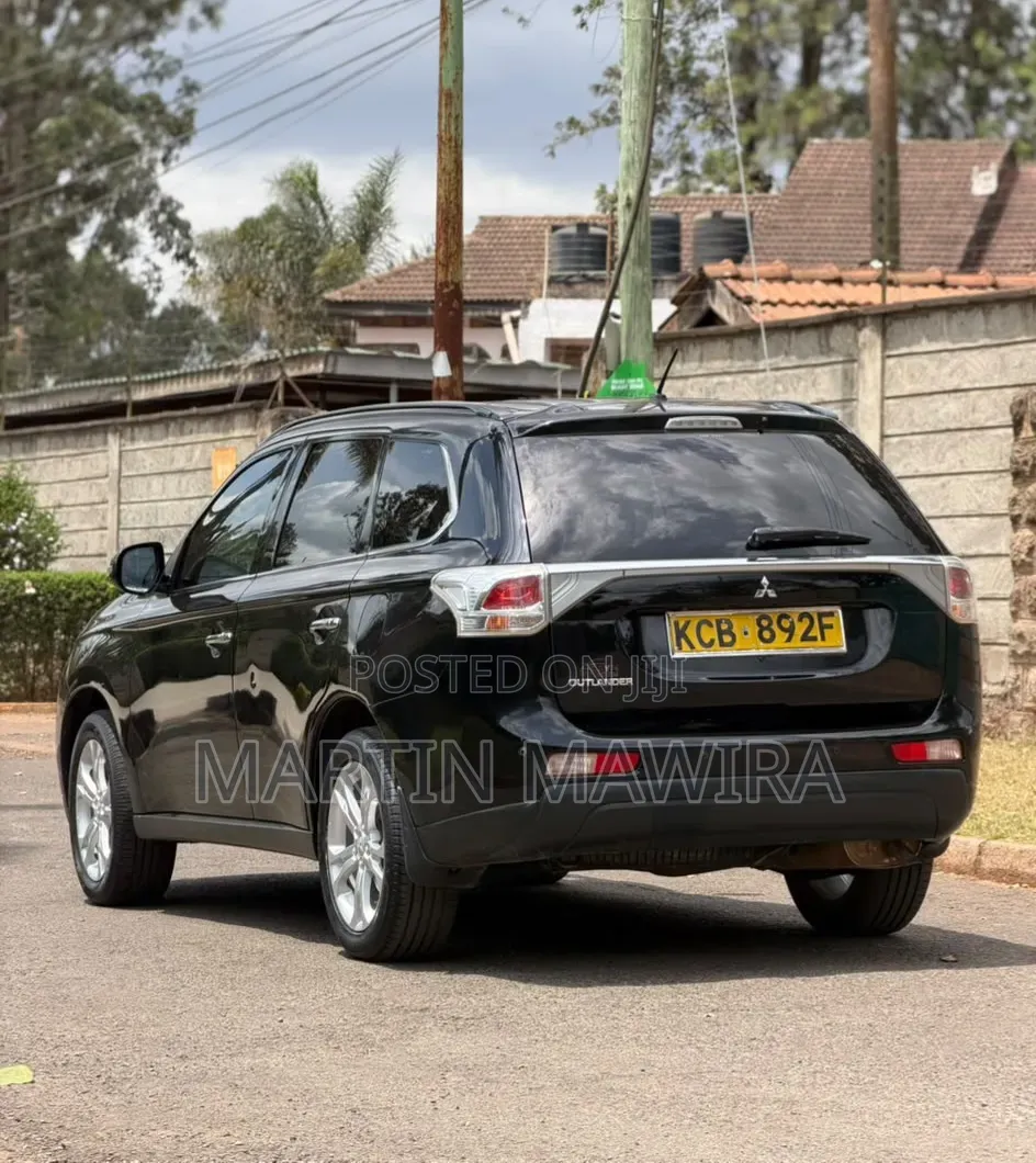 Mitsubishi Outlander 2014 Black