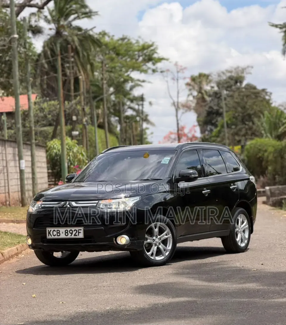 Mitsubishi Outlander 2014 Black
