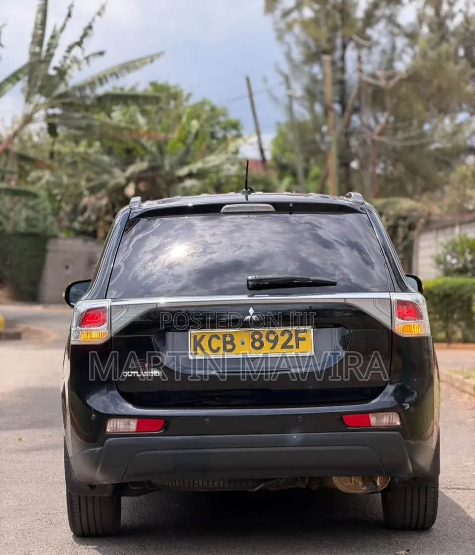 Mitsubishi Outlander 2014 Black