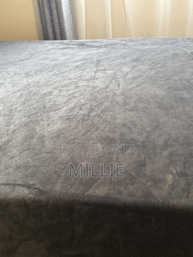 Warm and Cosy Bed Cover on Sale - thumbnail 3