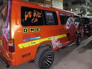 Nissan Caravan (Urvan) 2019 Orange