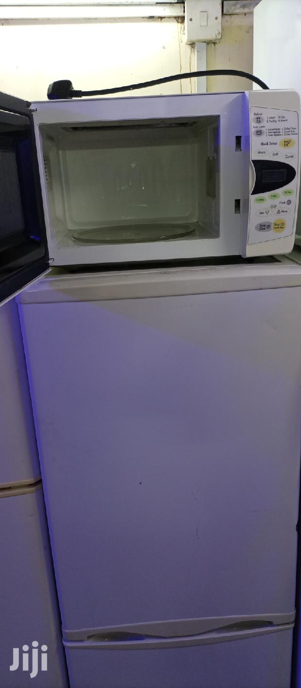 Microwave Oven - thumbnail 2