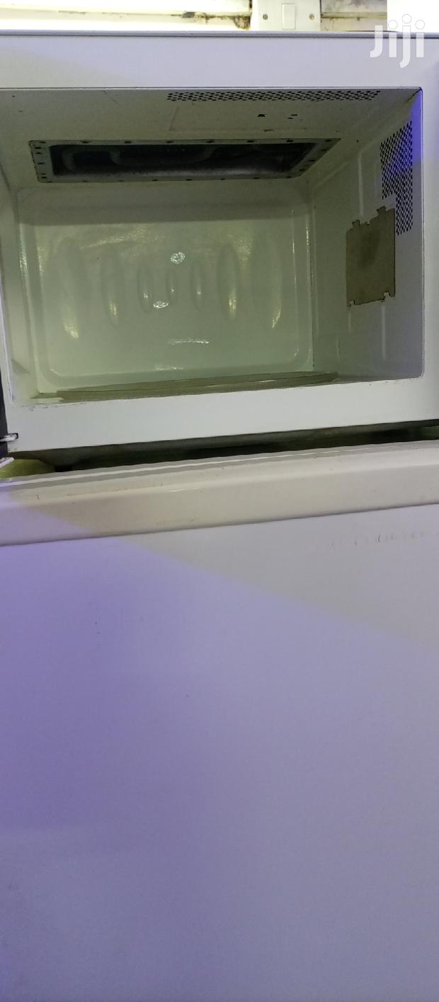 Microwave Oven - thumbnail 3