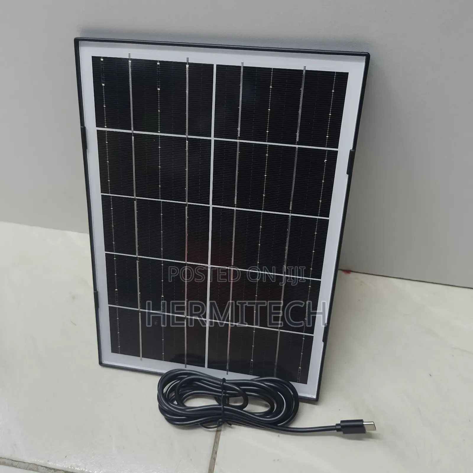 Space-Saving 8W Solar Panel for Outdoor CCTV Installation