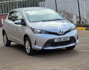 Toyota Vitz 1.3 FWD 5dr 2015 Silver