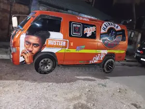 Nissan Caravan (Urvan) 2019 Orange
