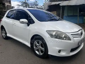 Toyota Auris 2010 White