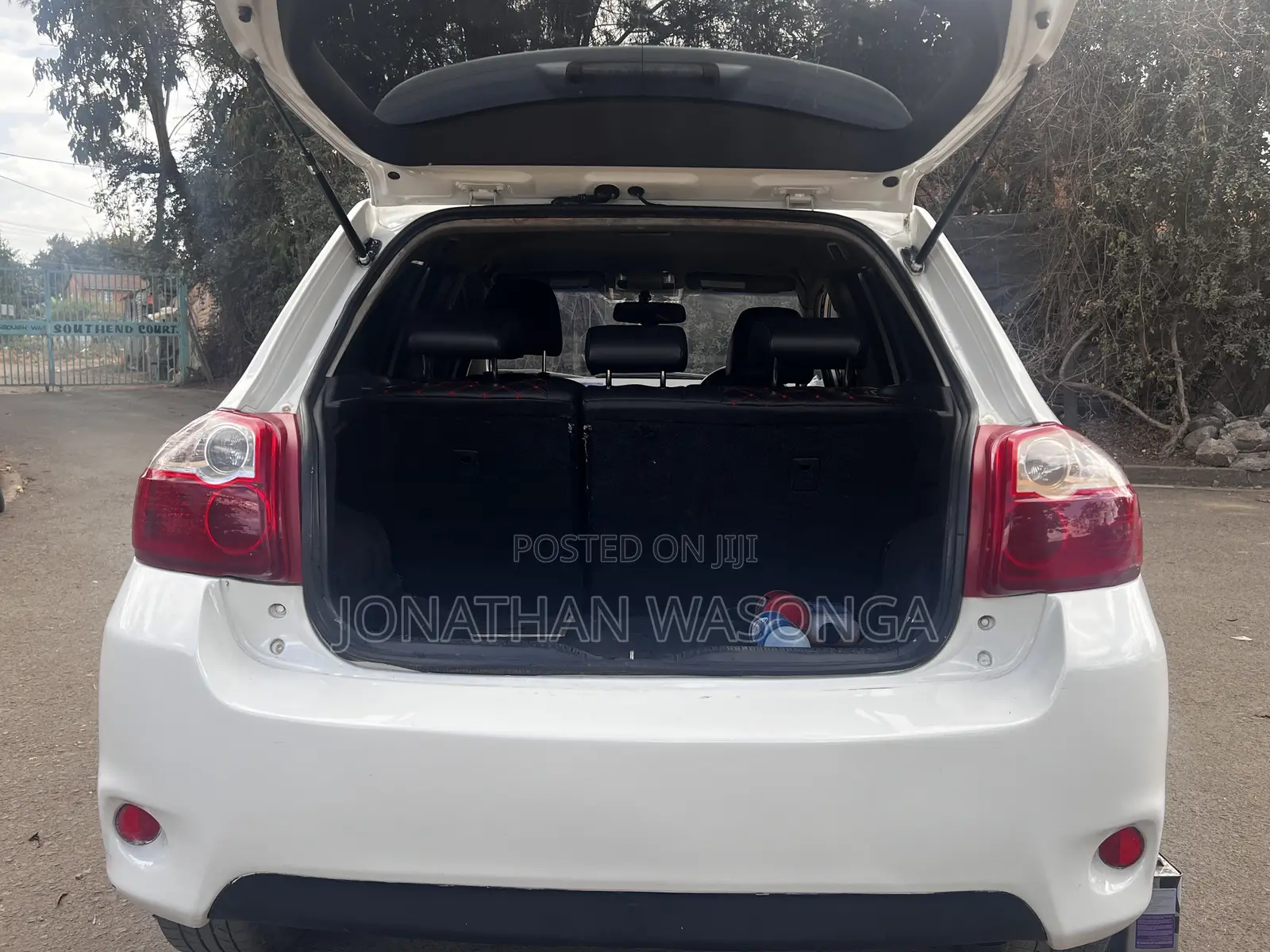 Toyota Auris 2010 White