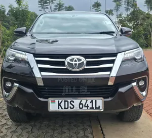 Toyota Fortuner 2.4 D AWD 2018 Burgundy